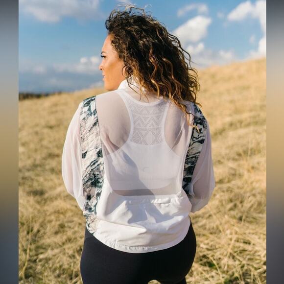 Zyia | White Marble Mesh Jacket Size M NWT - Picture 3 of 16